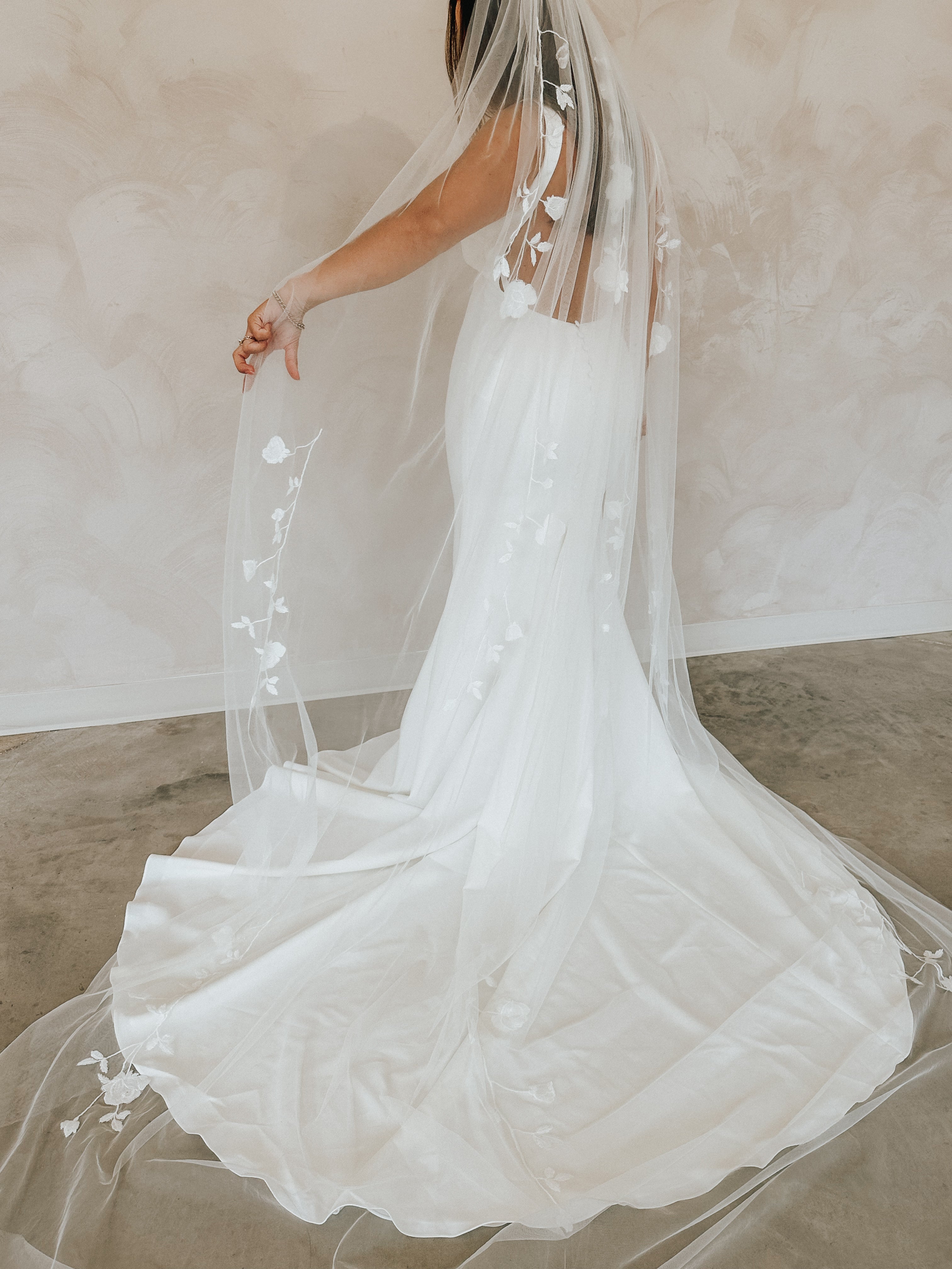 PRIMROSE VEIL