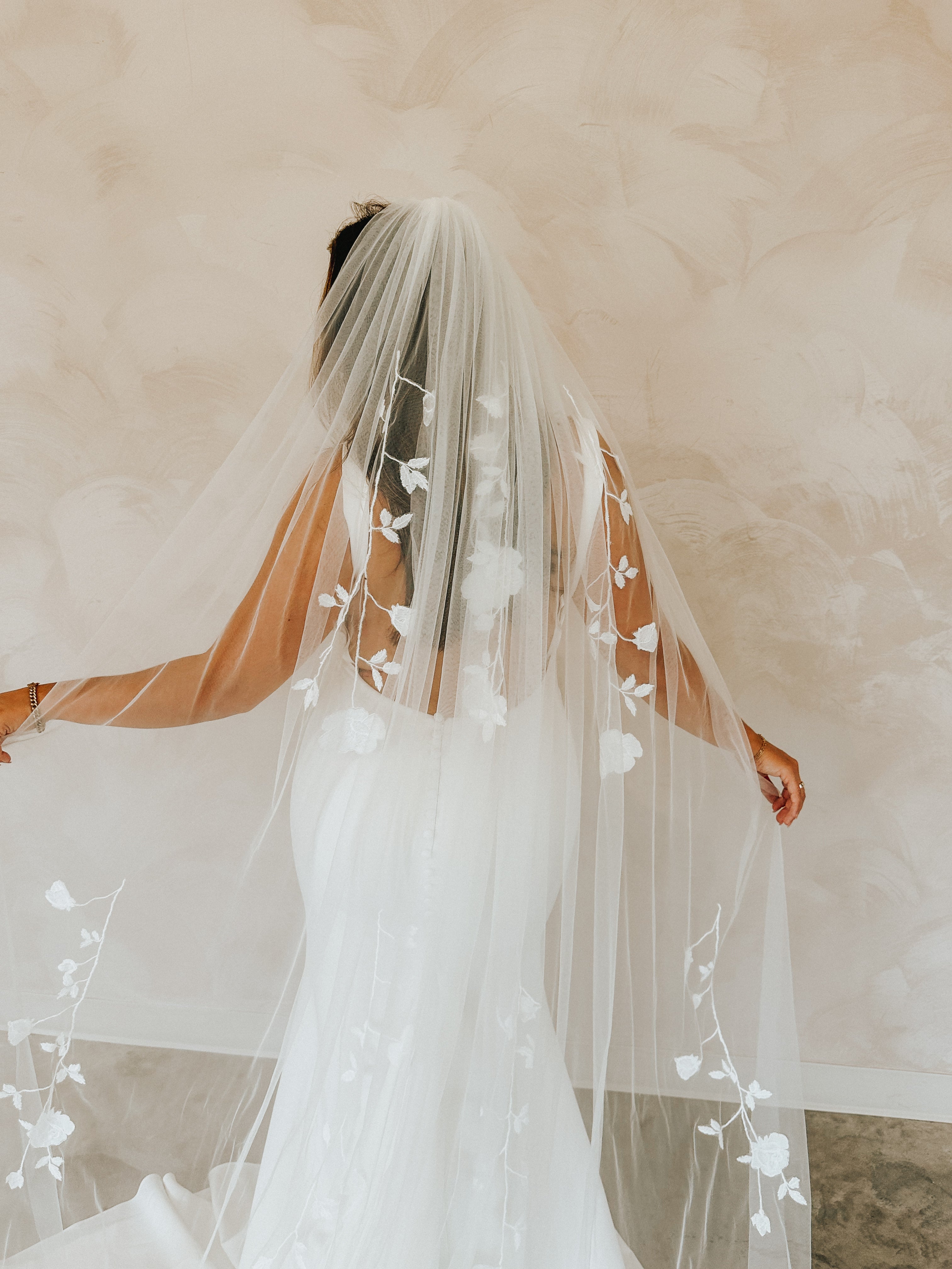 PRIMROSE VEIL