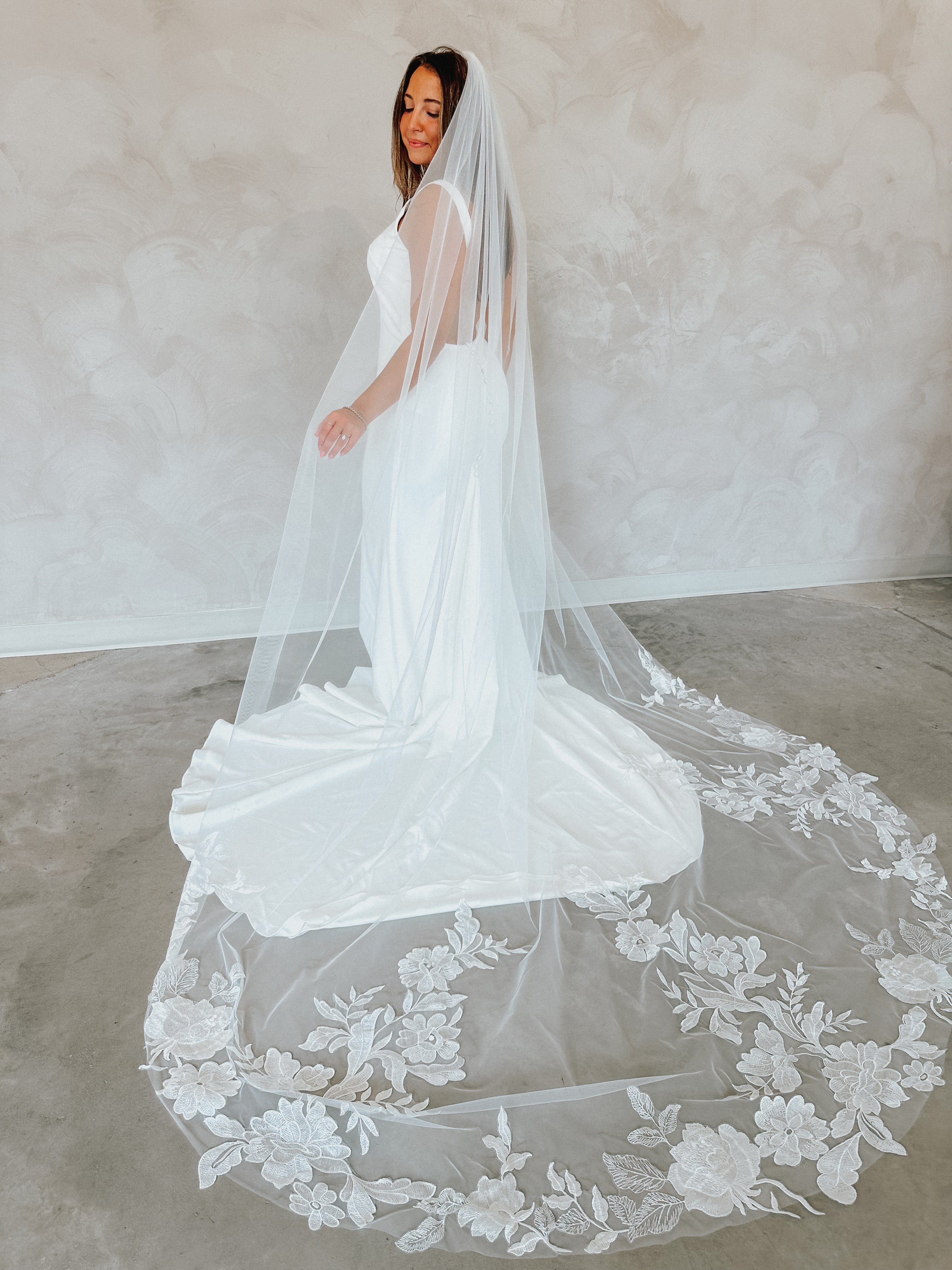 FLEUR- Floral Lace Veil