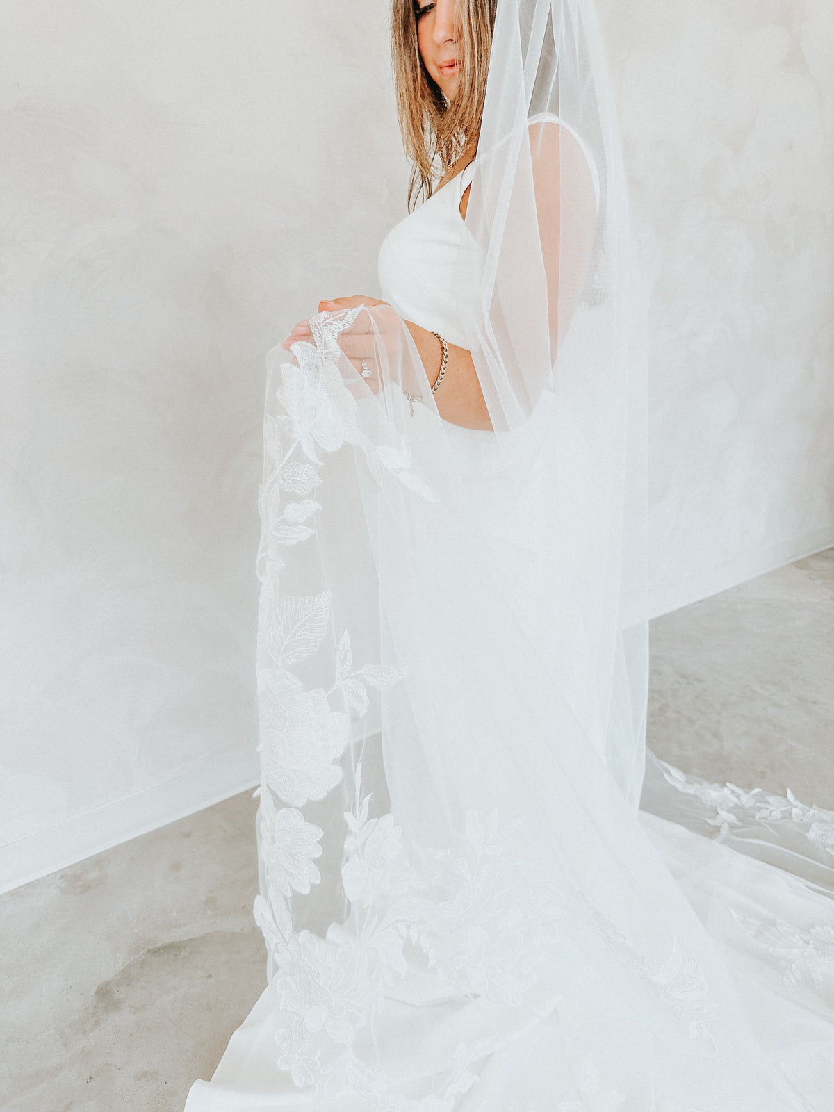 FLEUR- Floral Lace Veil