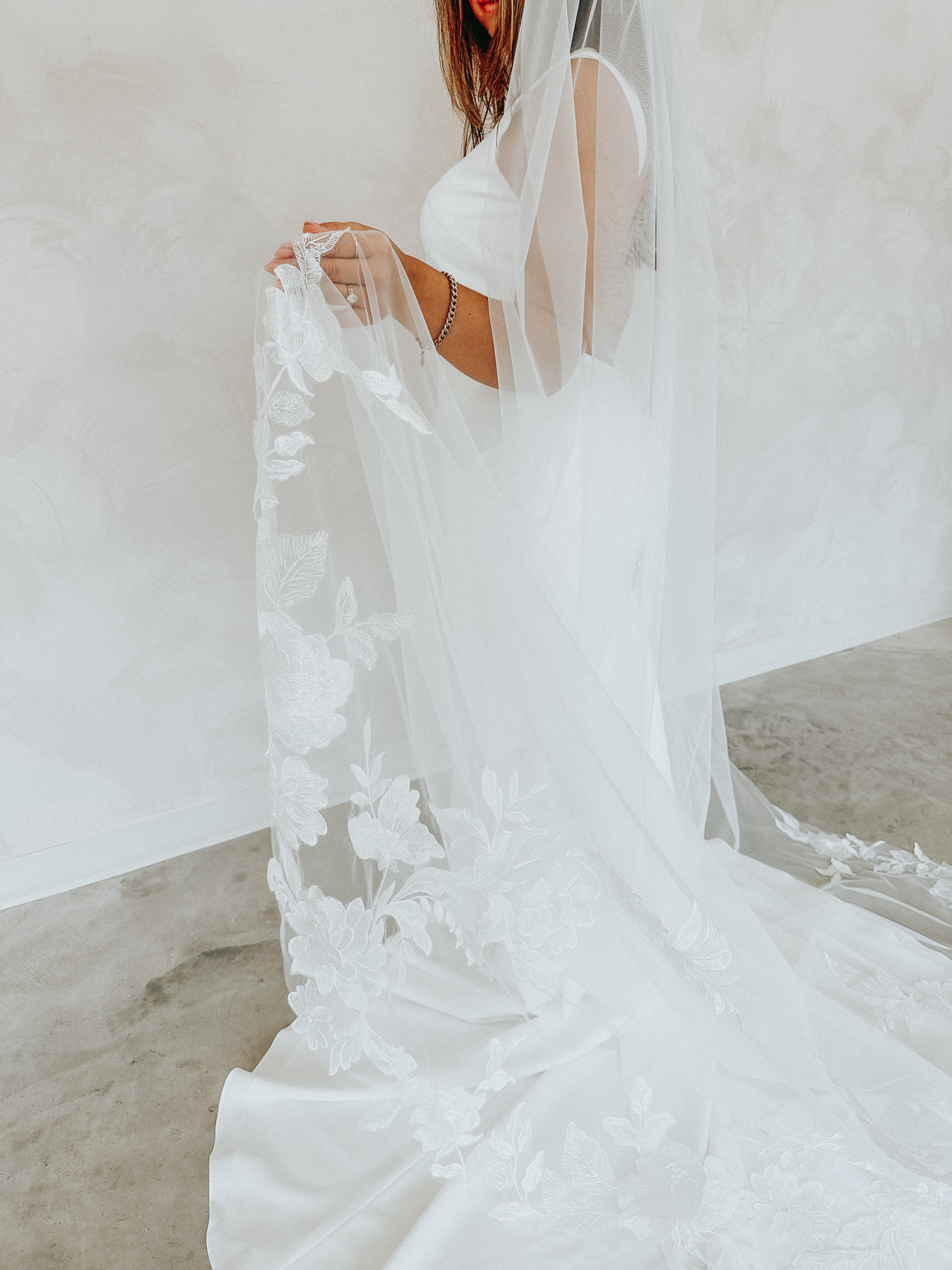 FLEUR- Floral Lace Veil