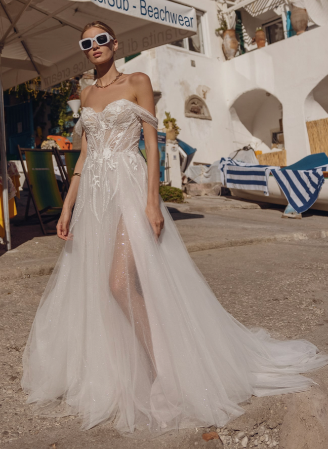 Size 10 | Banu by Le Papillion