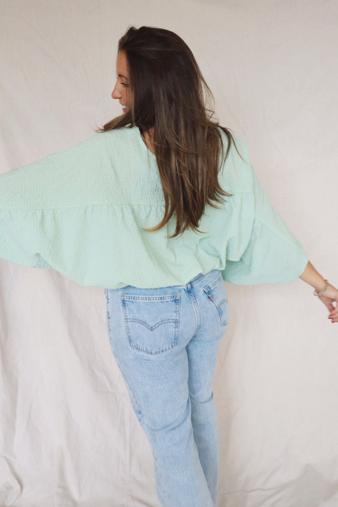 SAGE SLEEVED TOP