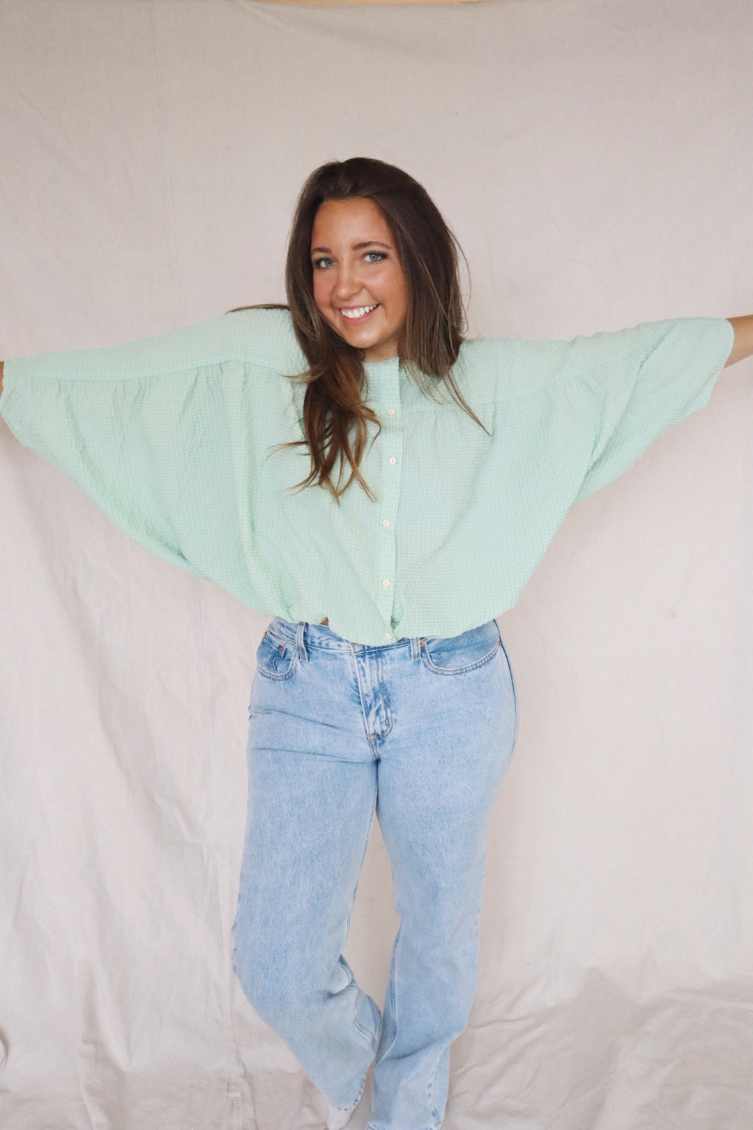 SAGE SLEEVED TOP