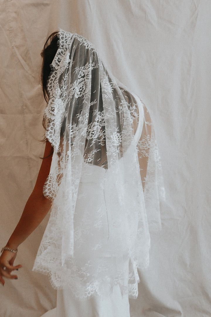 CHANTILLY- Full Chantilly Lace Veil