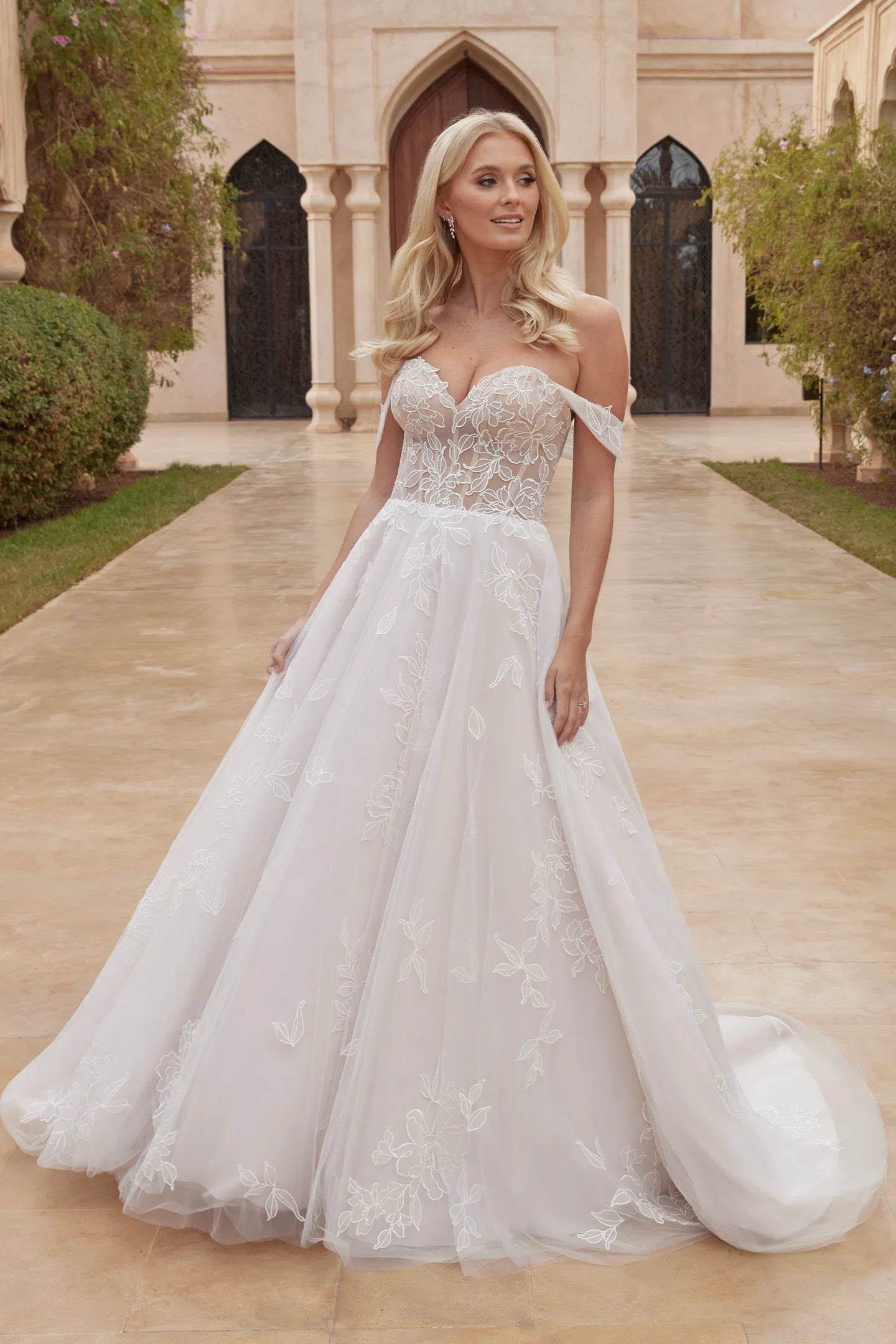 Size 24 | 44435 by Justin Alexander