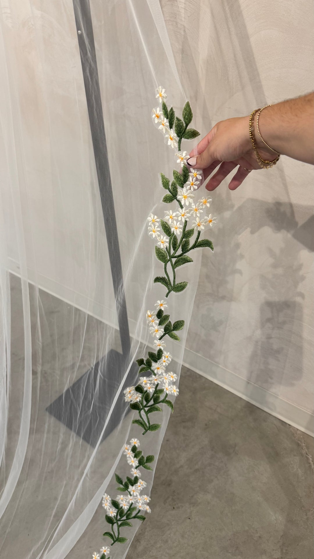 DAISY- Floral Veil