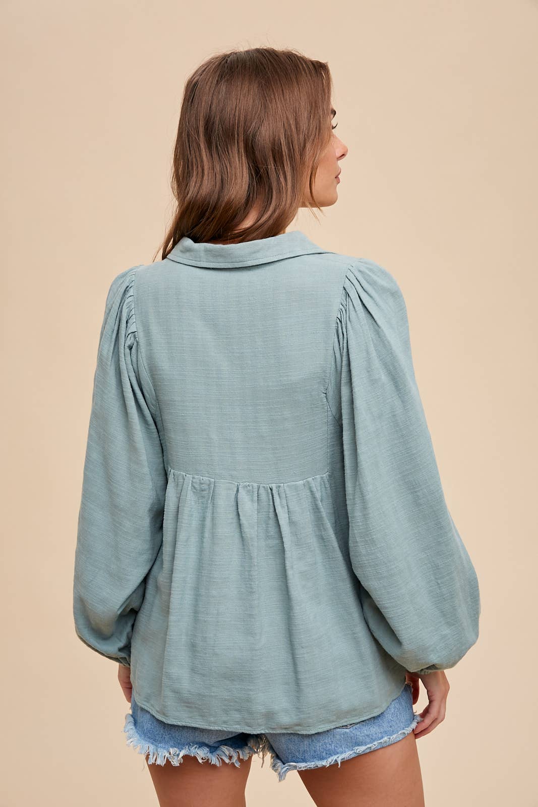 BALLOON SLEEVE BUTTON DOWN