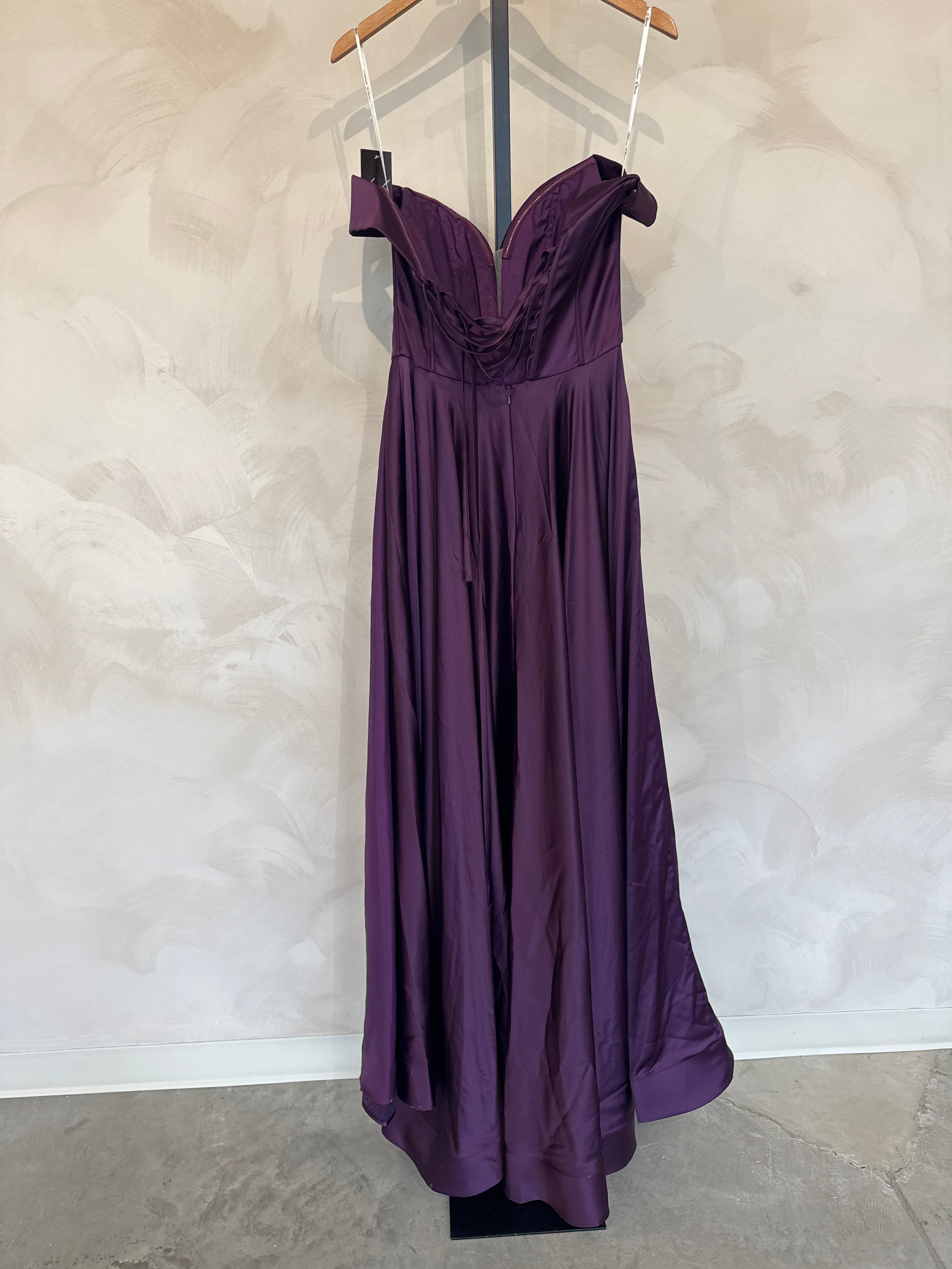Size 06 | Tania Olsen