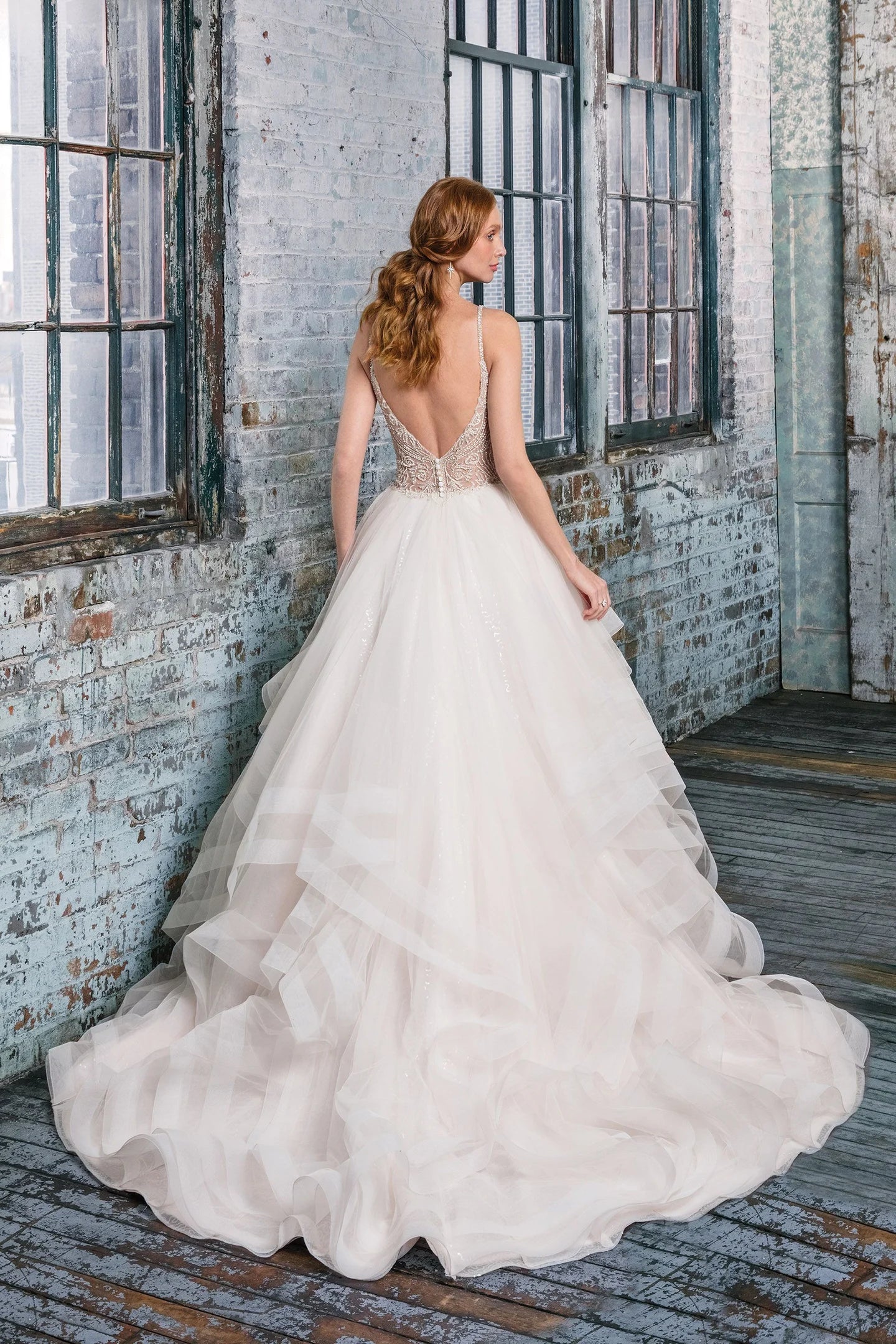 Size 08 | 99017 by Justin Alexander