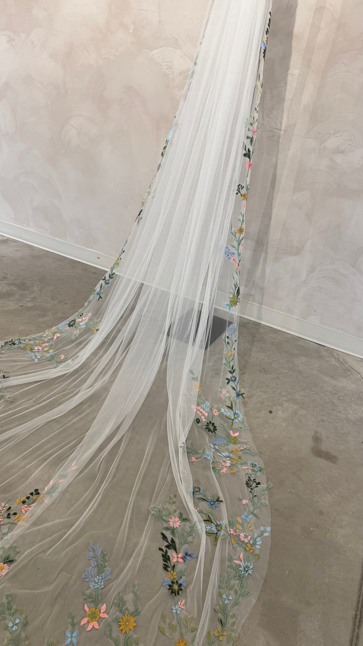 DELILAH- Floral Veil