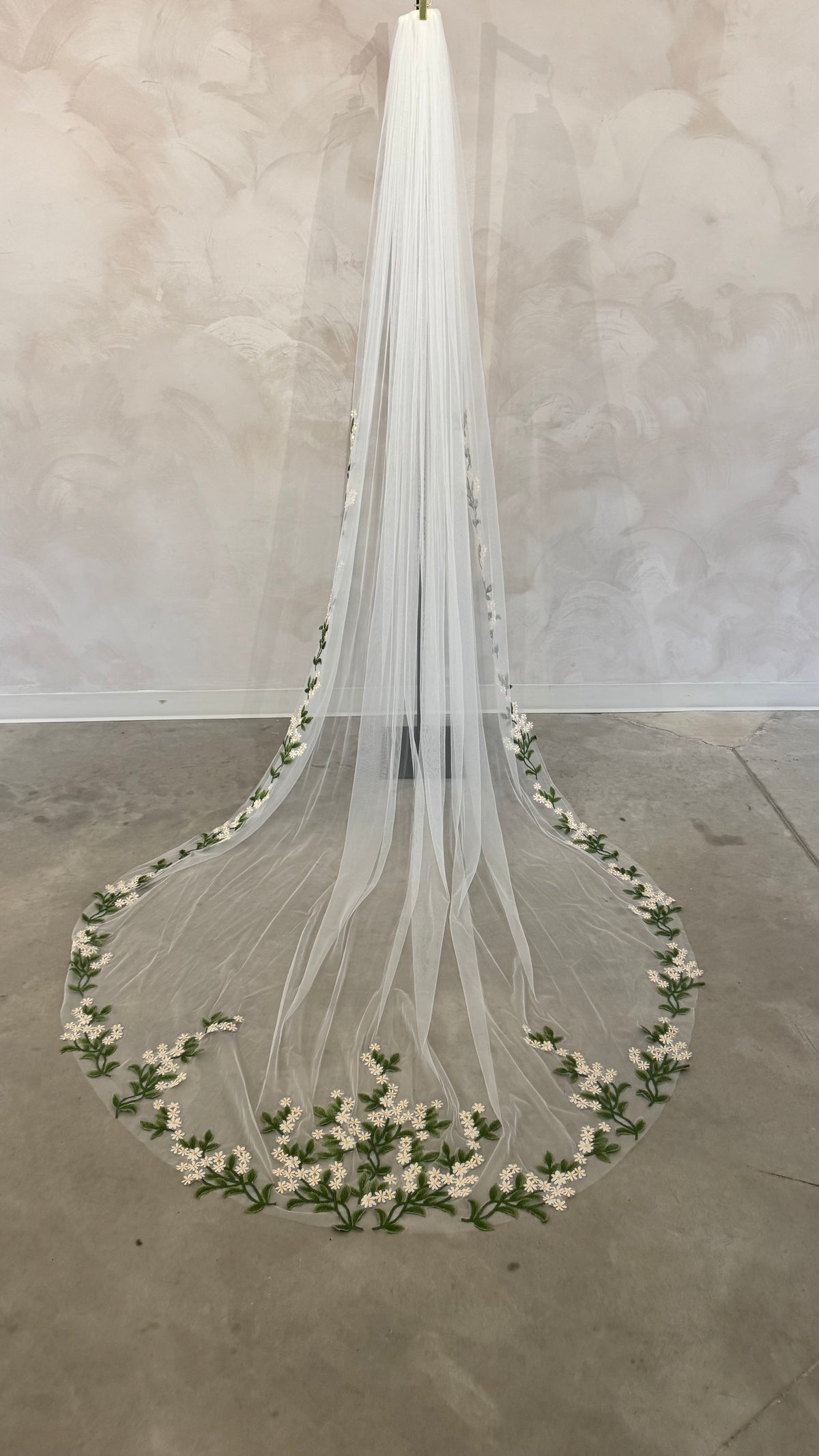 DAISY- Floral Veil