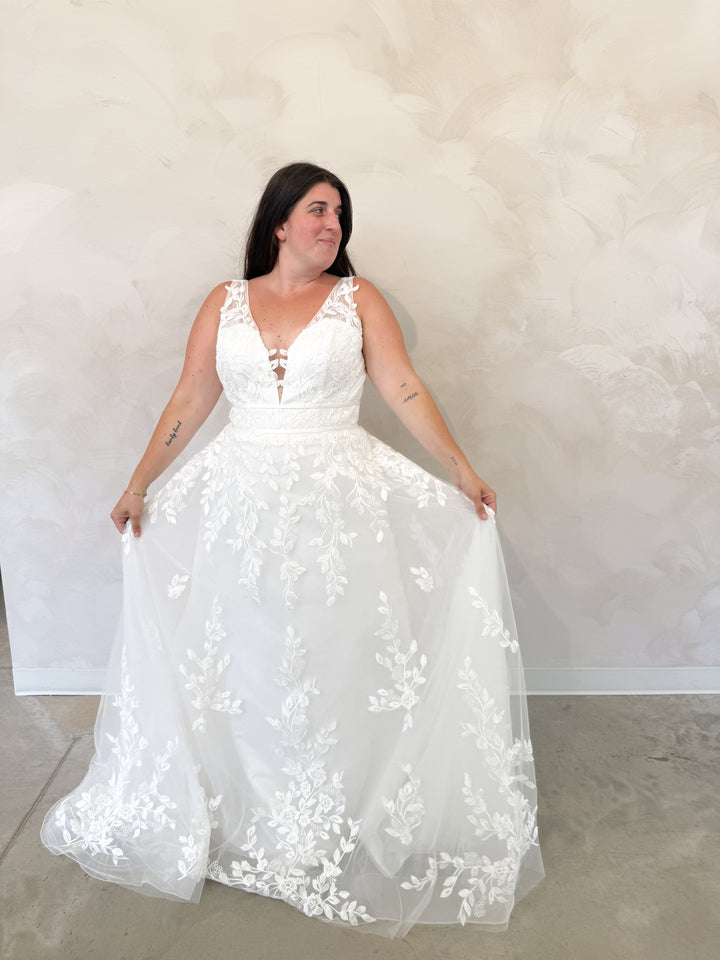 Size 20 | Avalon by Take Heart