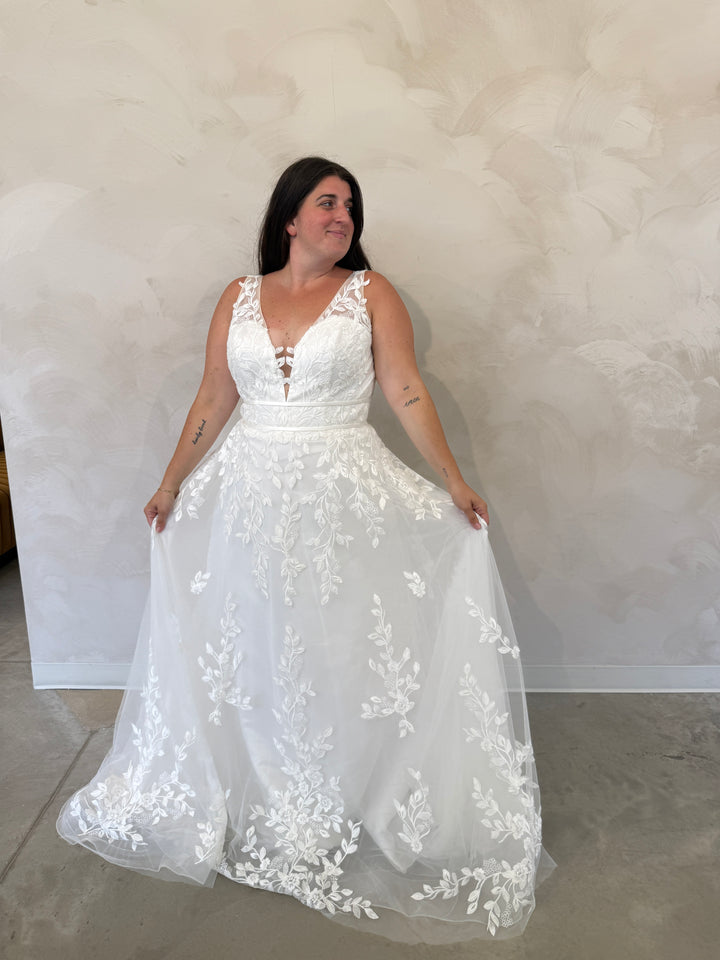 Size 20 | Avalon by Take Heart