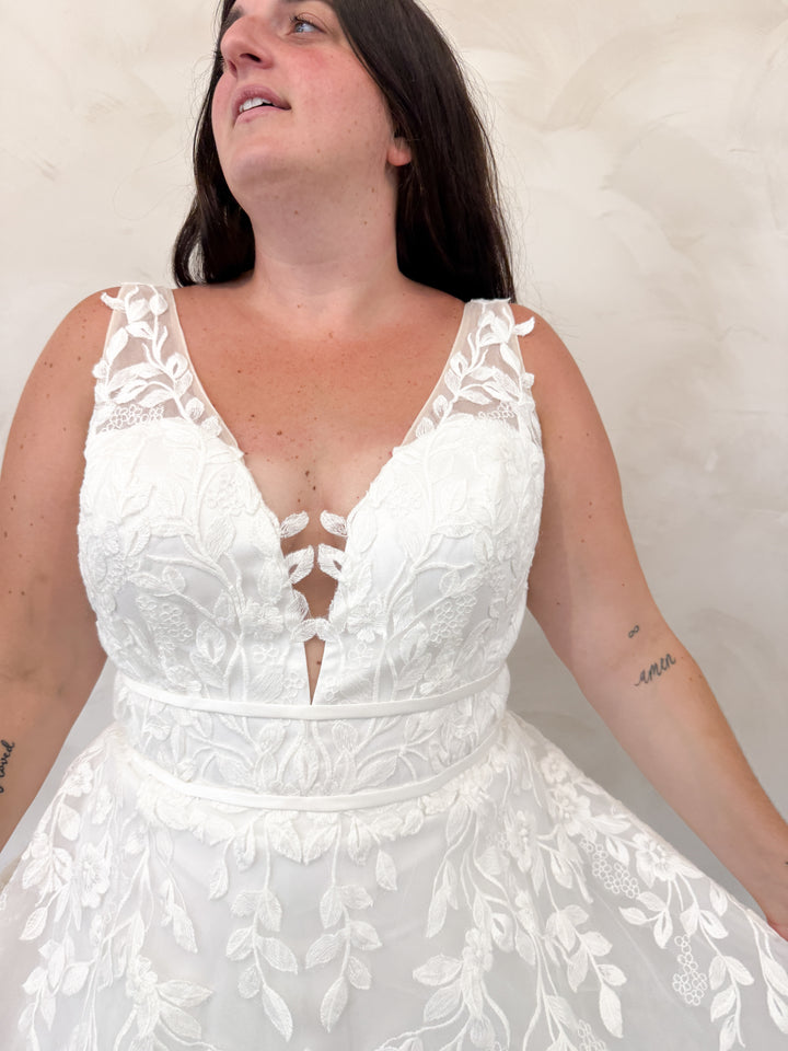 Size 20 | Avalon by Take Heart