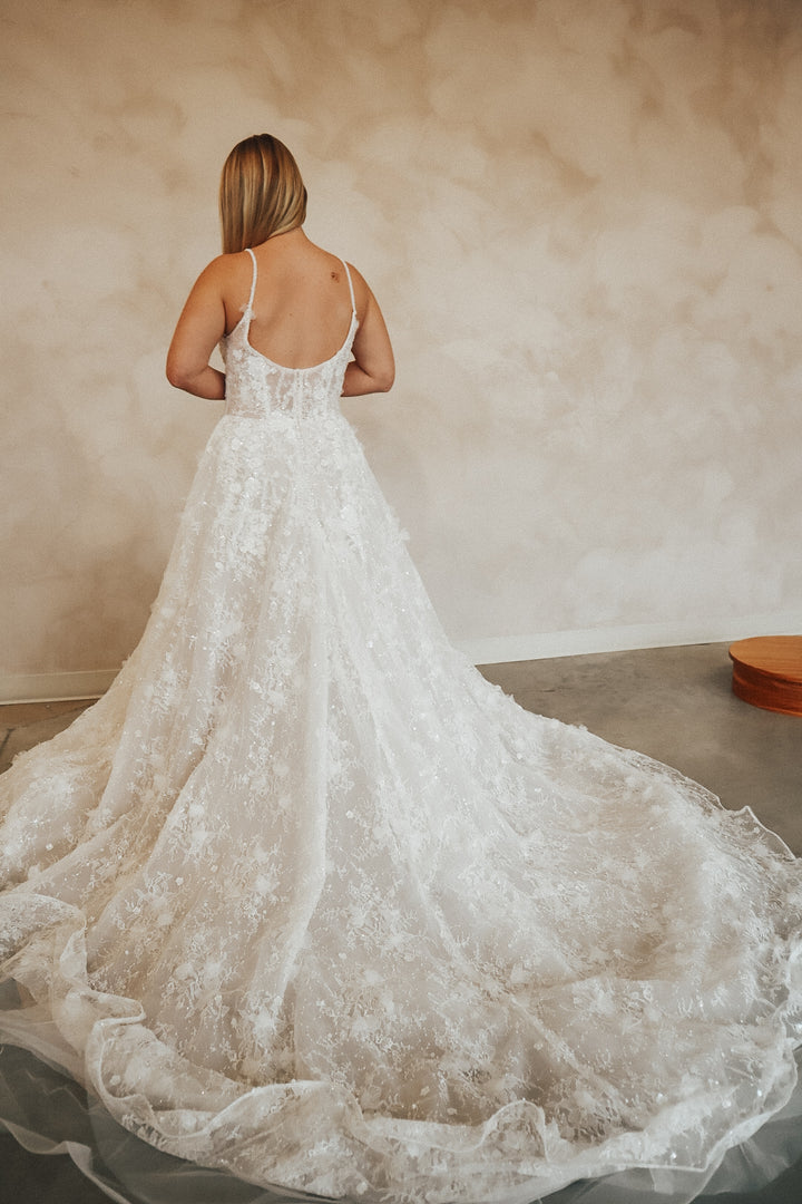 Size 22 | Ever by Dearly