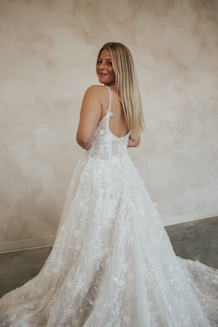 Size 22 | Ever by Dearly