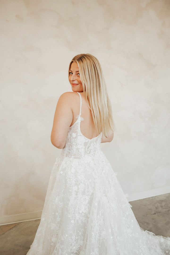 Size 22 | Ever by Dearly