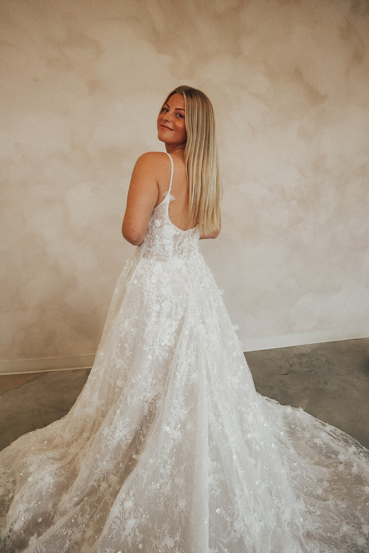Size 22 | Ever by Dearly