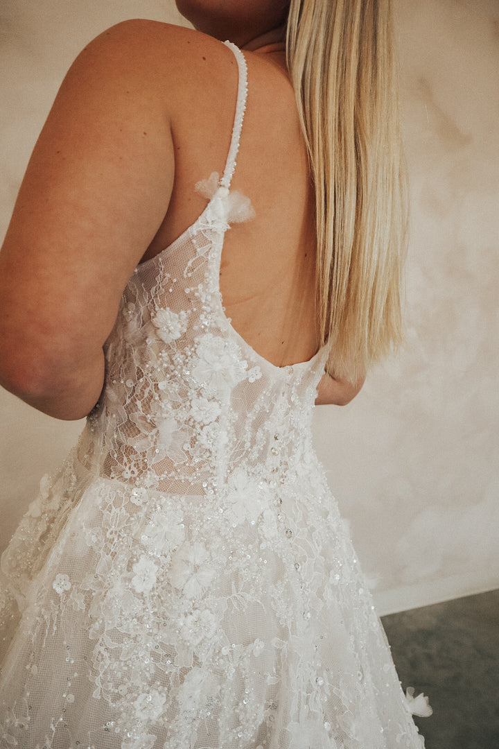 Size 22 | Ever by Dearly