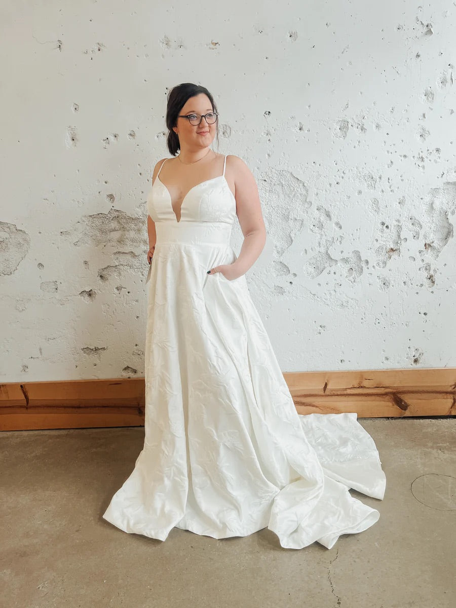 Tag Size 10 | Dearly Loved Bridal