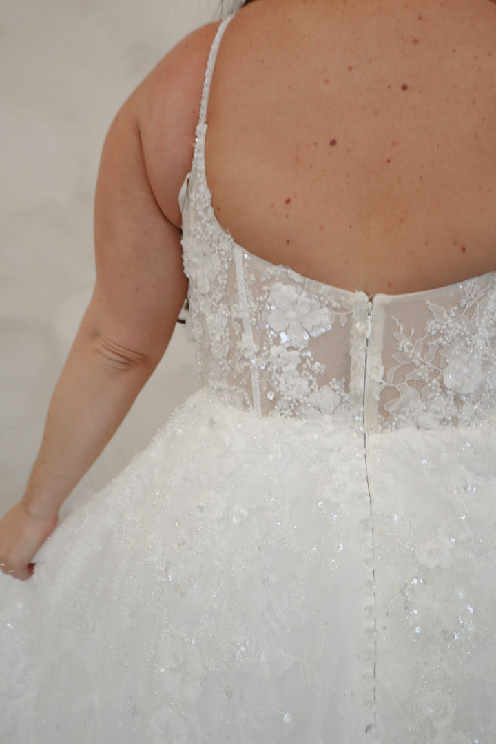 Size 22 | Ever by Dearly