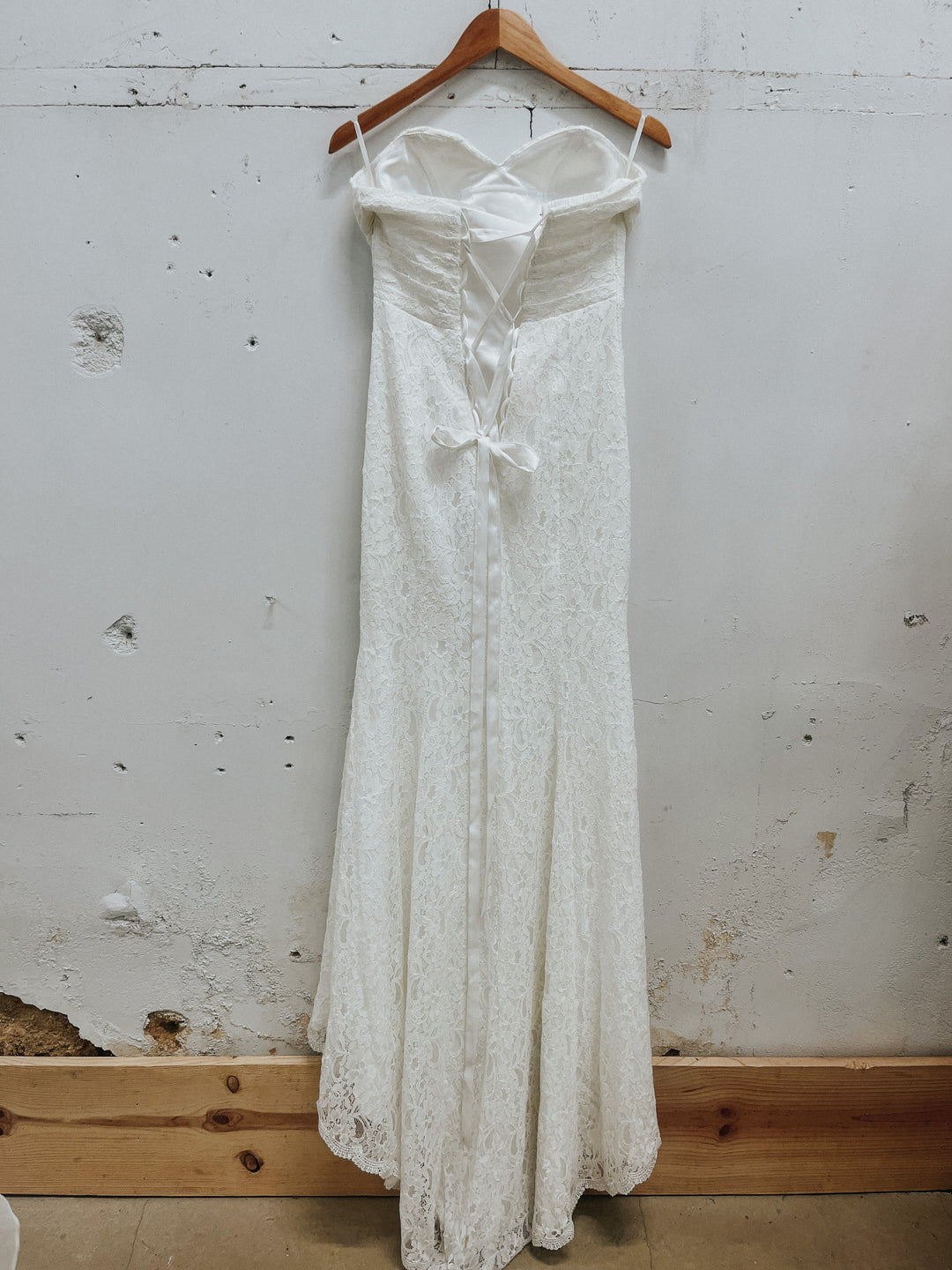 Tag Size 06 | Dearly Loved Bridal