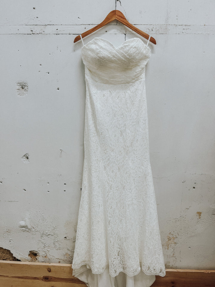 Tag Size 06 | Dearly Loved Bridal