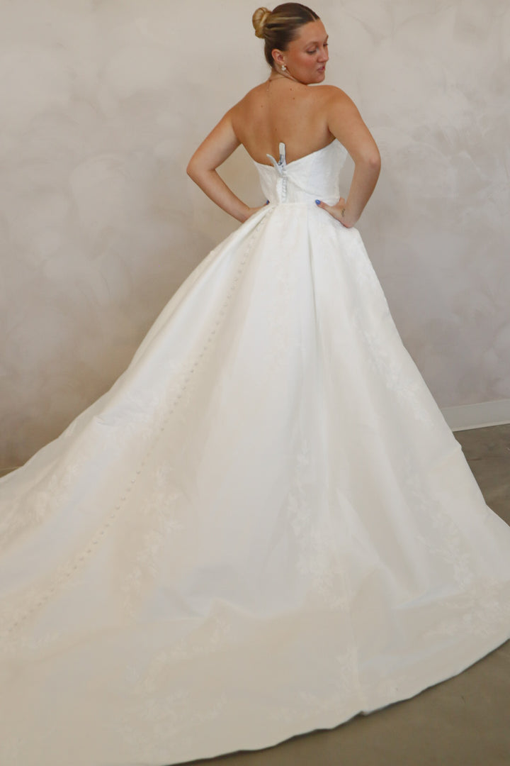 Size 12 | Fallyn by Take Heart