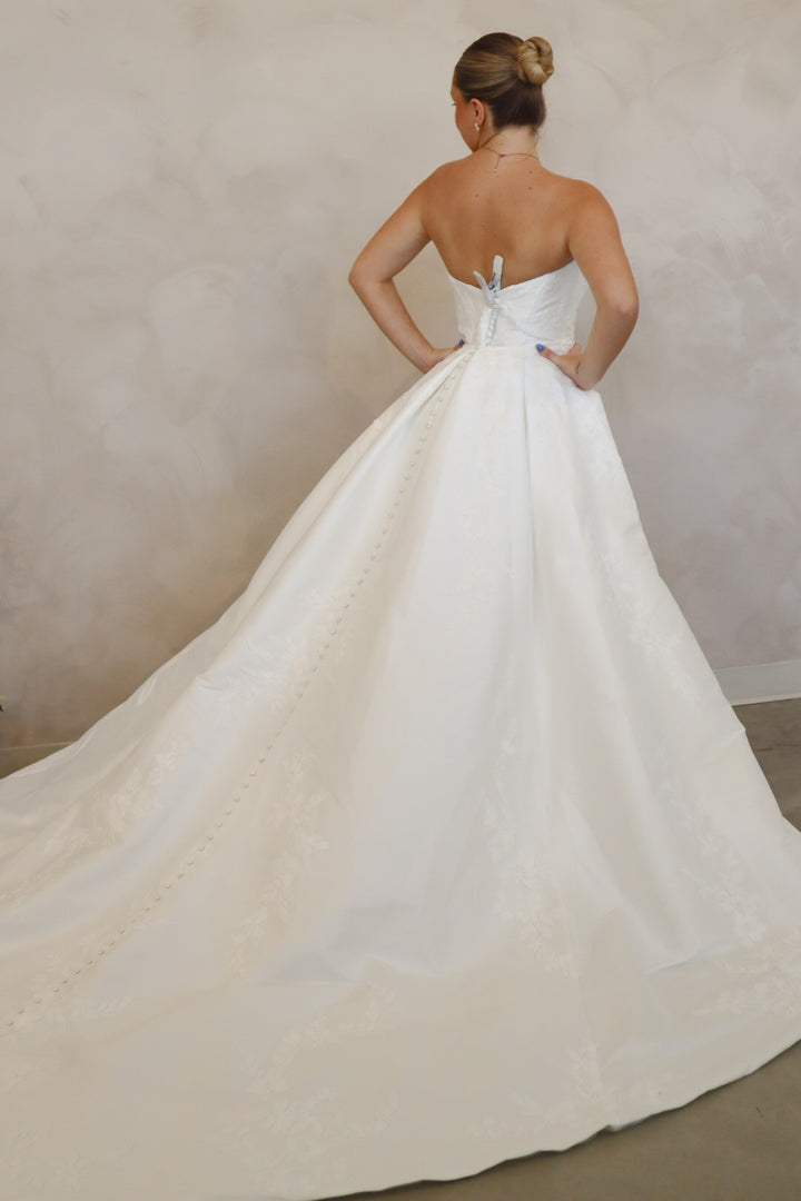 Size 12 | Fallyn by Take Heart
