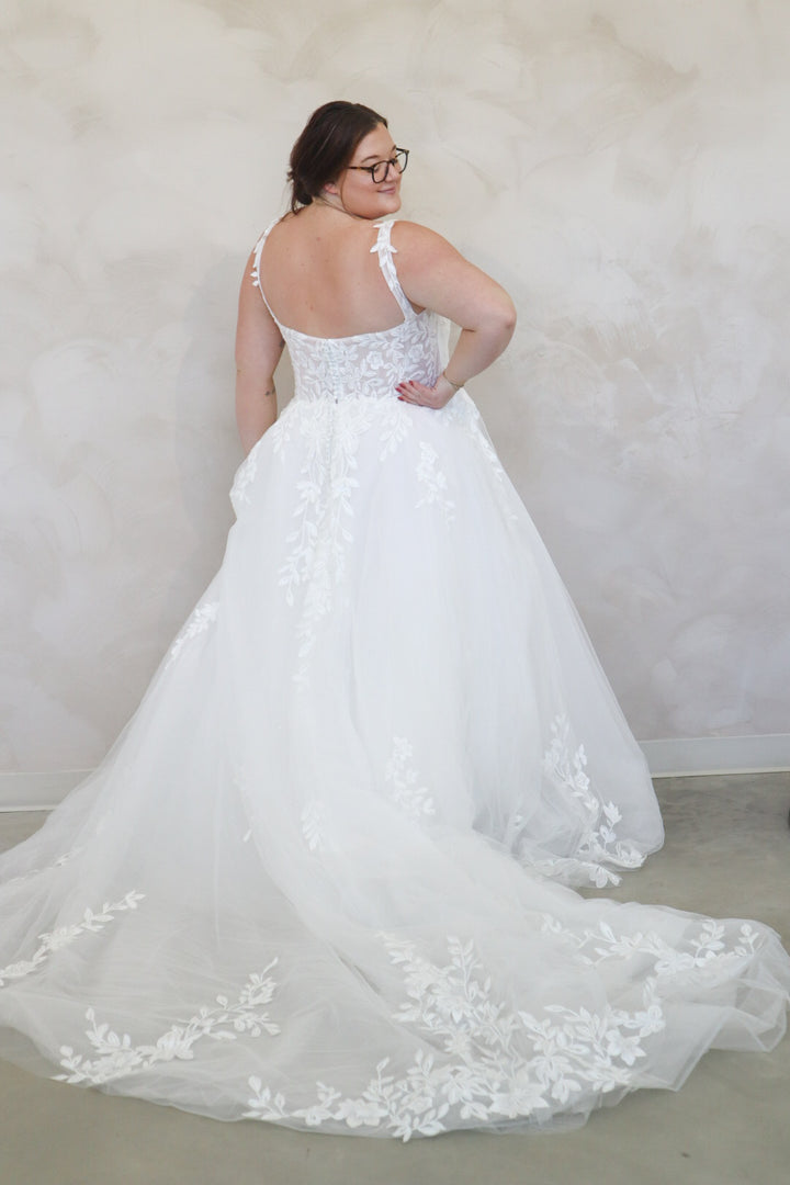 Size 22 | Kaia by Truly