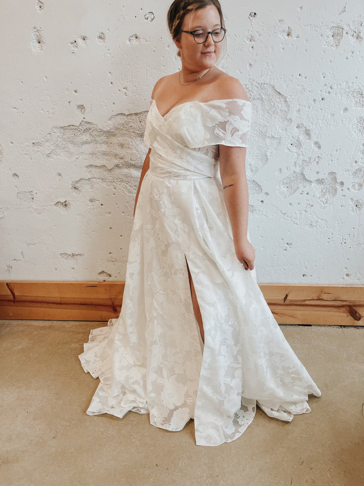 Tag Size 24 | Dearly Loved Bridal