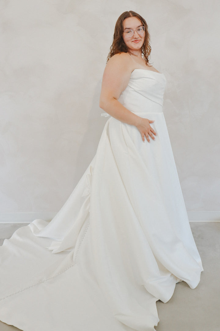 Size 26 | Estelle by Justin Alexander