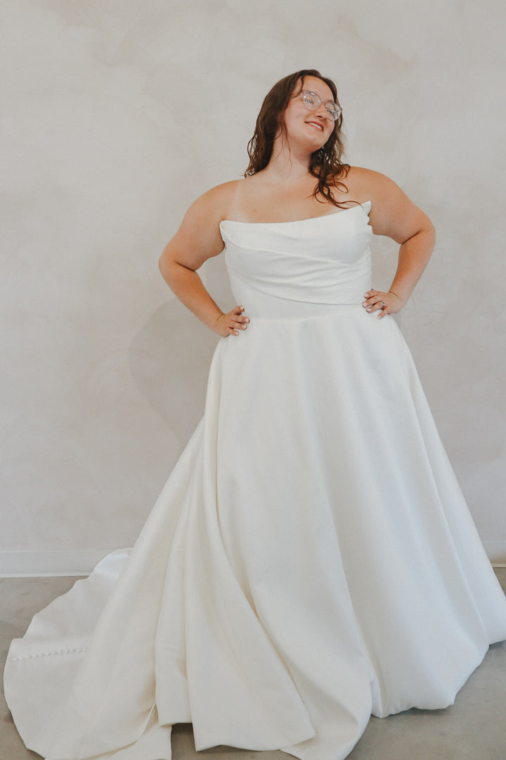 Size 26 | Estelle by Justin Alexander