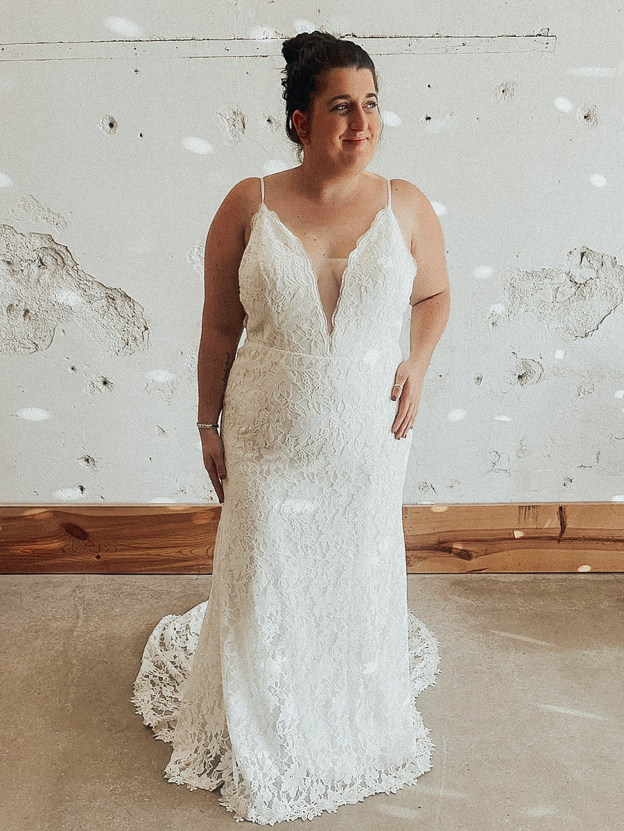 Tag Size 18 | Dearly Loved Bridal