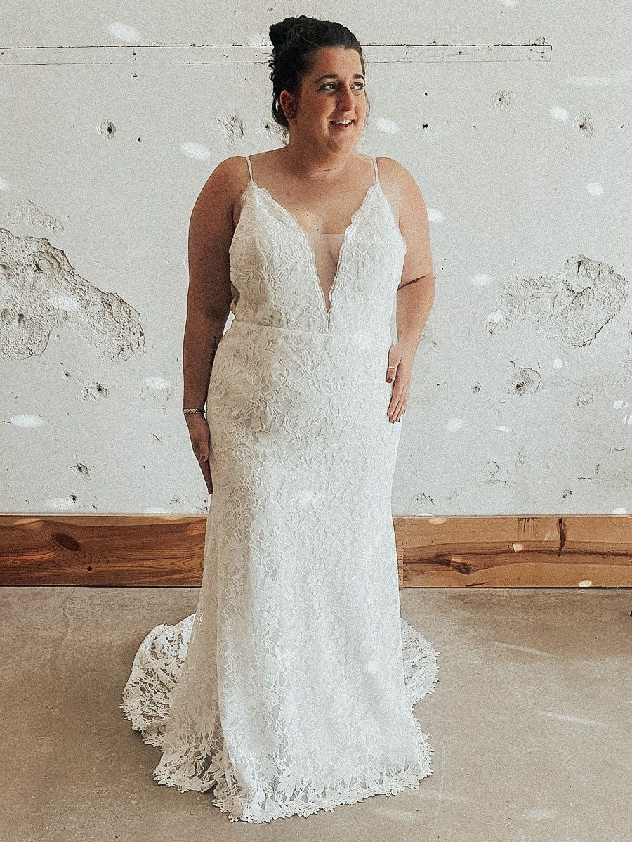 Tag Size 18 | Dearly Loved Bridal