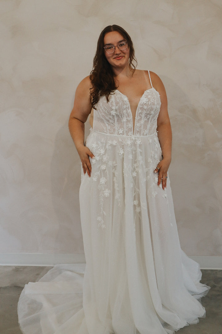 Size 24 | Terin by Colby John
