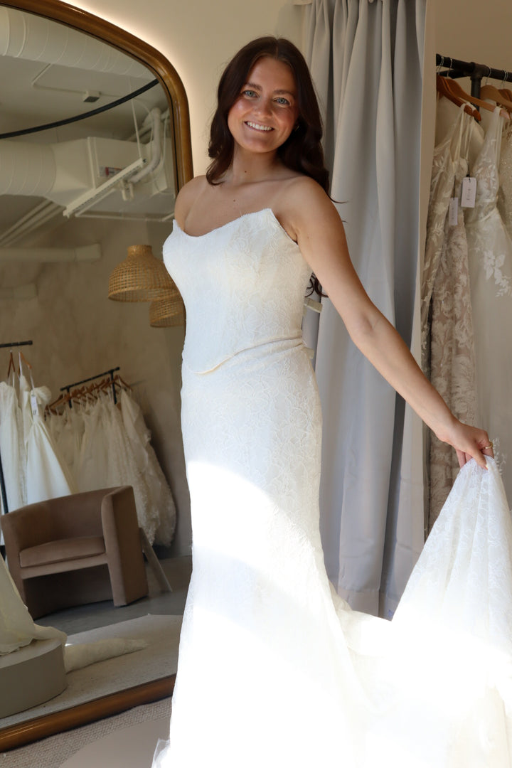 Size 10 | Wells by Take Heart