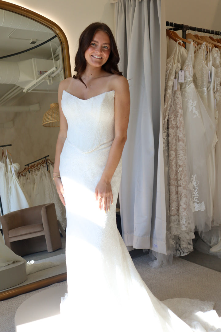 Size 10 | Wells by Take Heart