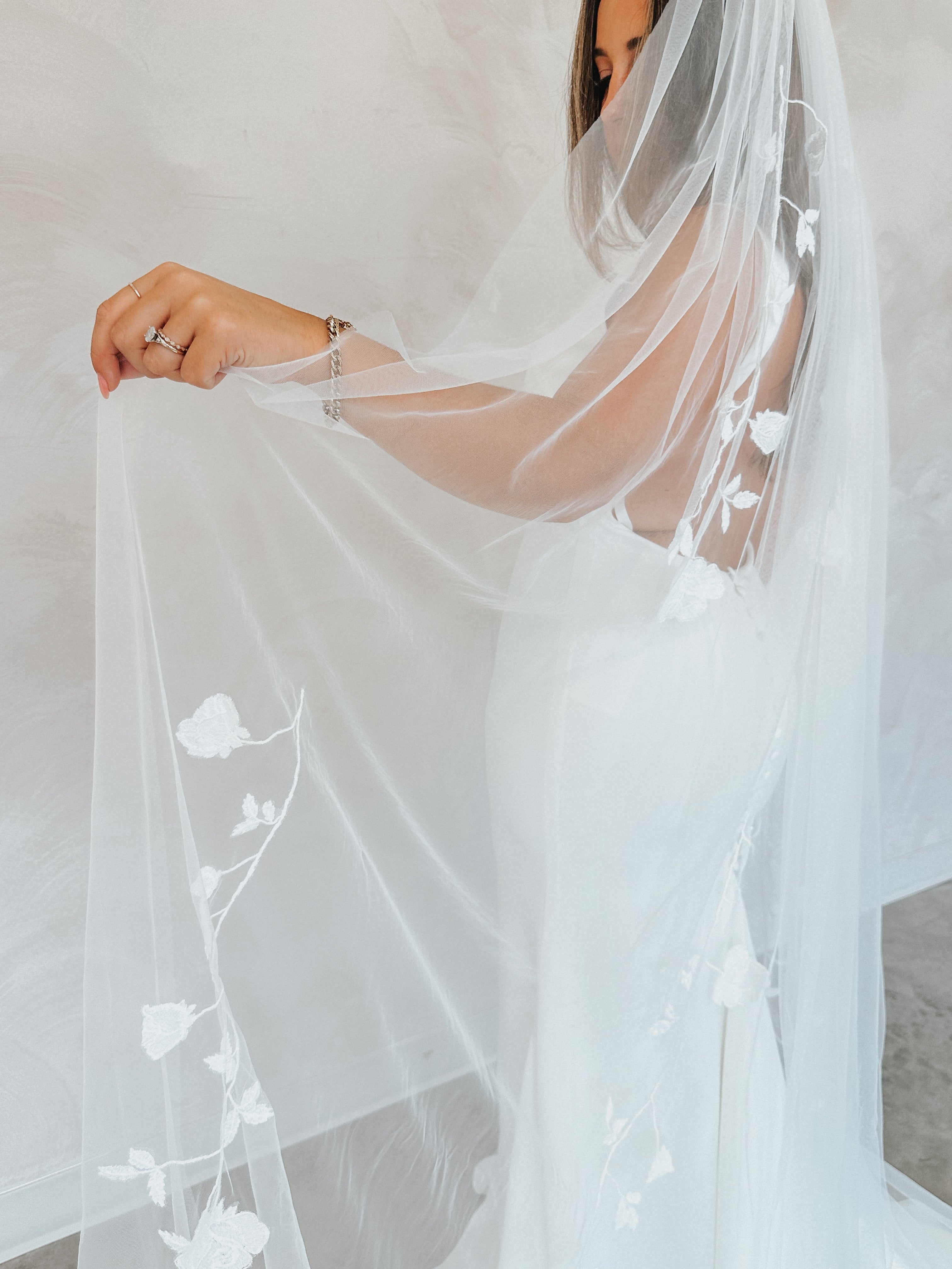 PRIMROSE VEIL