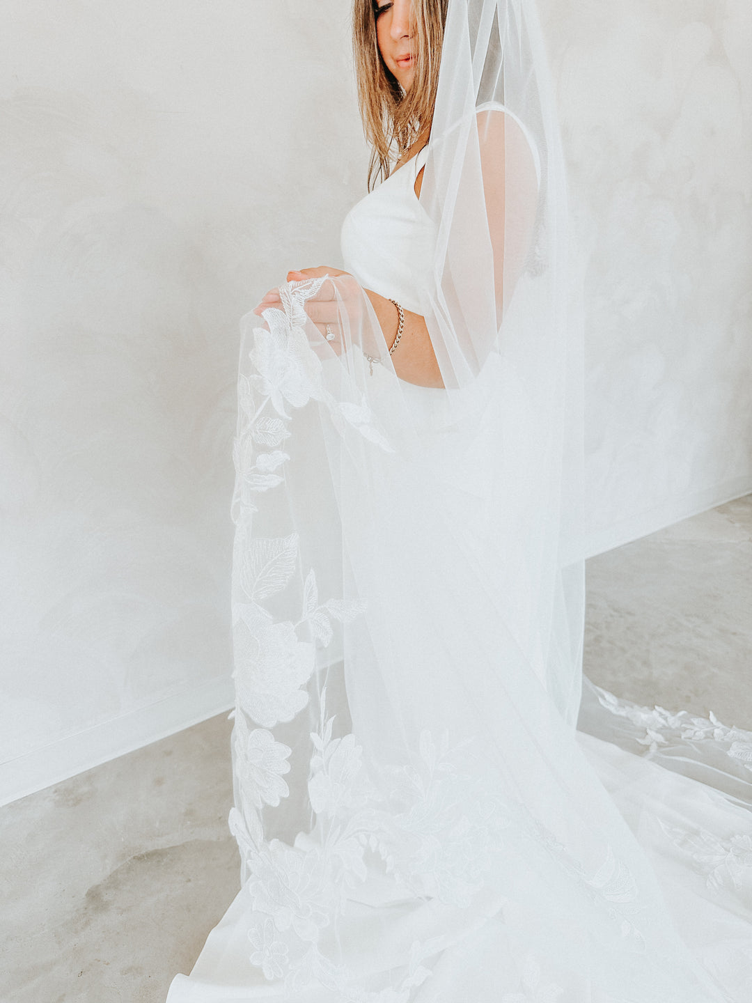 FLEUR- Floral Lace Veil