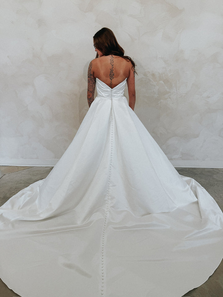 Size 08 | Clover by Take Heart