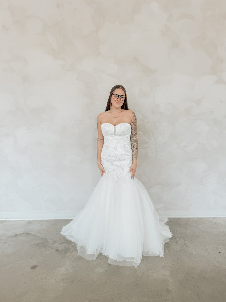 Size 06 | Phoebe by Ada James