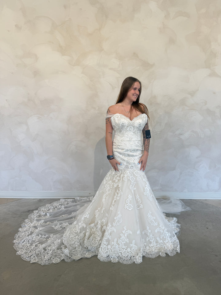 Size 08 | Alba by Allure
