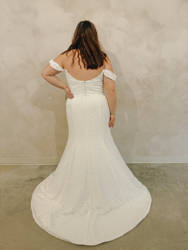 Size 24 | Scott by Kathryn Bass