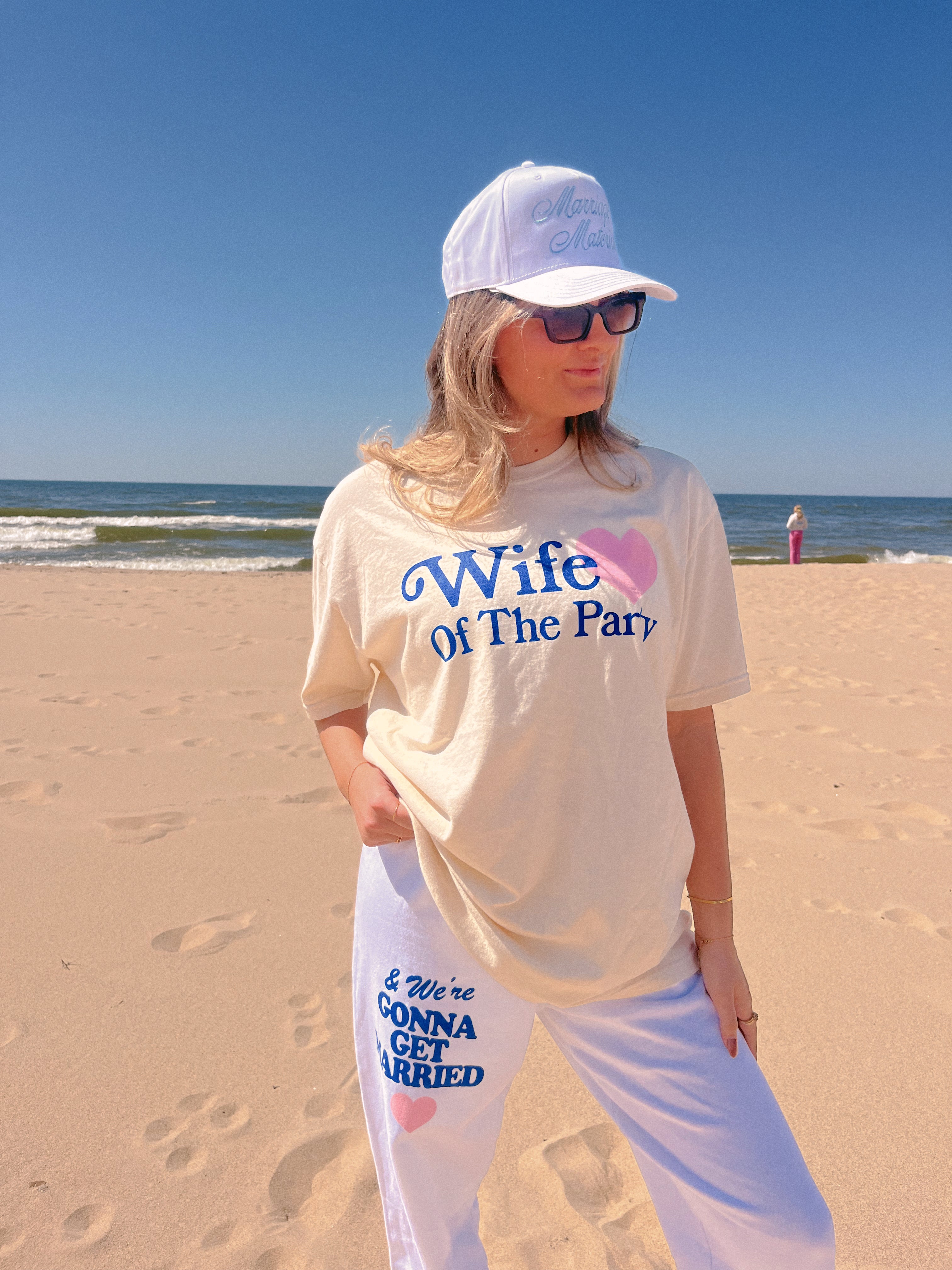 WIFE OF THE PARTY TEE