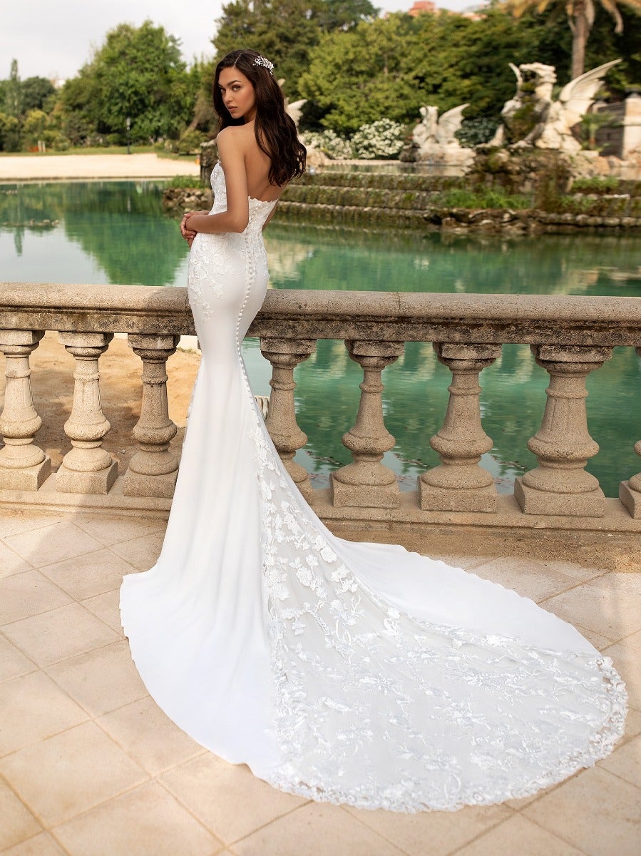 Size 10 | Epico by Pronovias