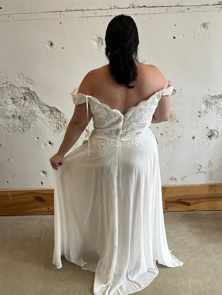 Tag Size 28 | Cinderella Divine