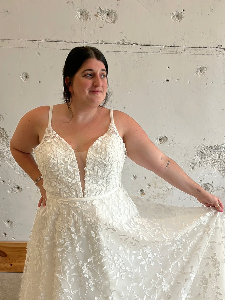Tag Size 22 | Tania Olsen