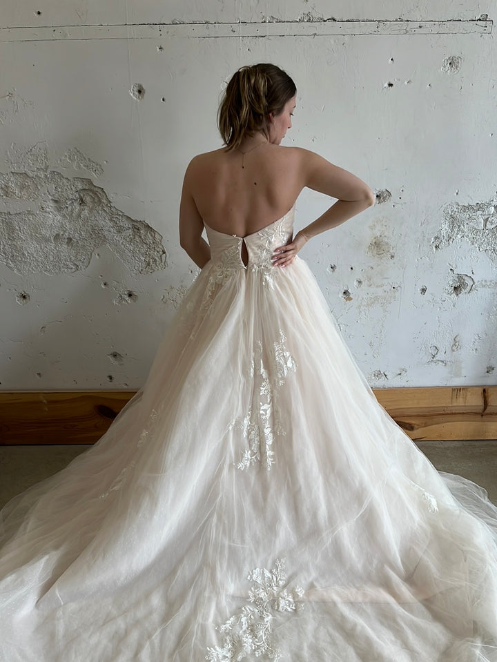 Tag Size 12 | La Sposa